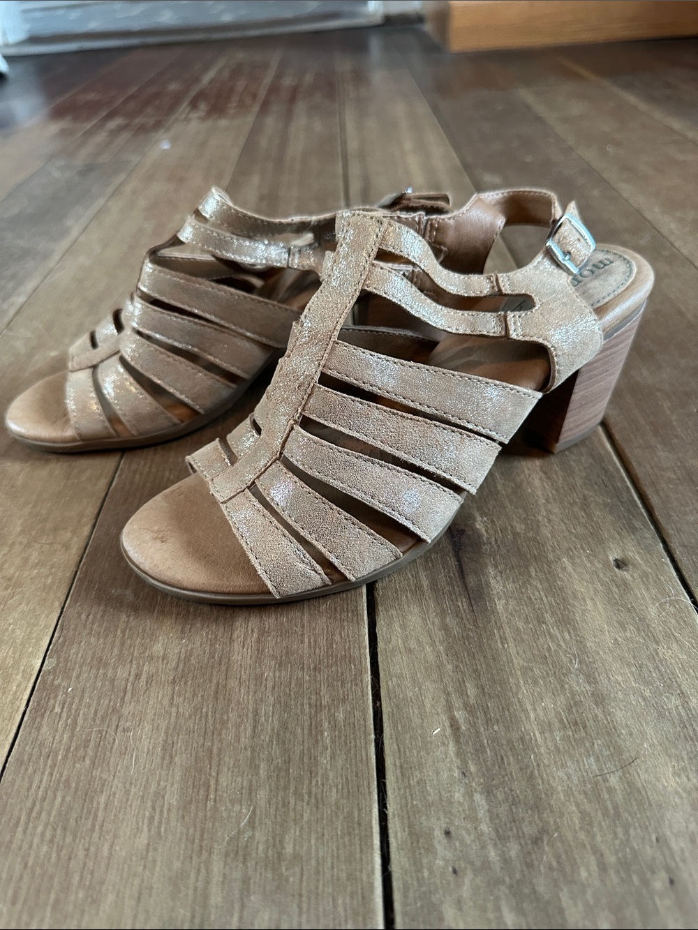 Montana heeled sandal size 8 women